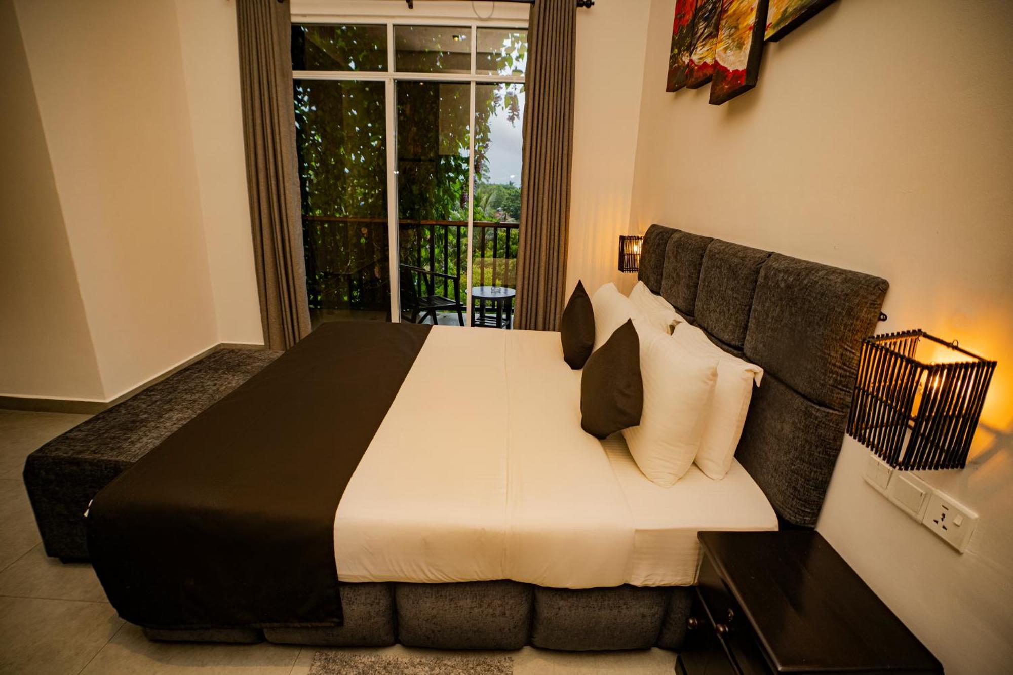 Scenic Bay Weligama Hotel Exterior photo